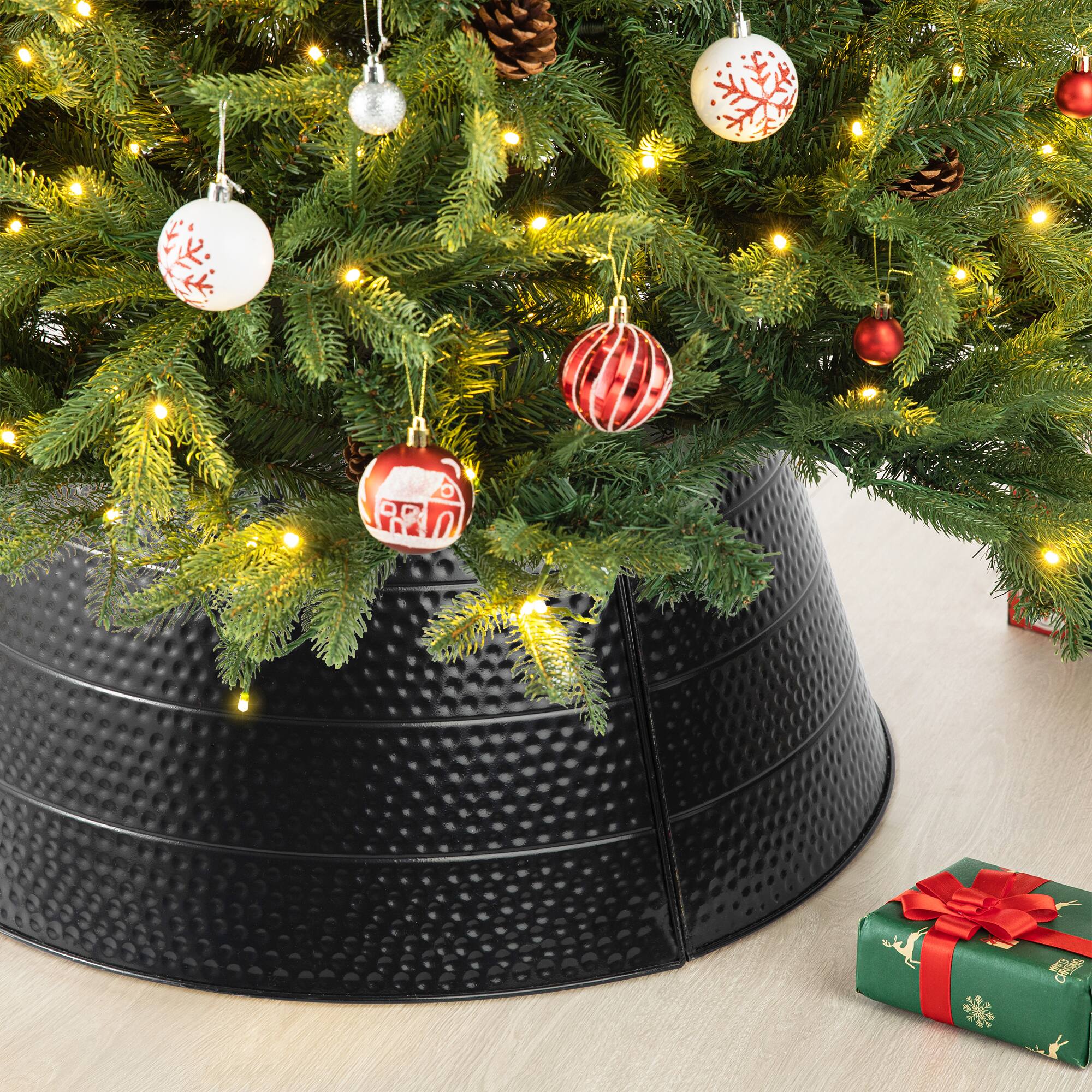 Glitzhome® 26" Hammered Metal Tree Collar